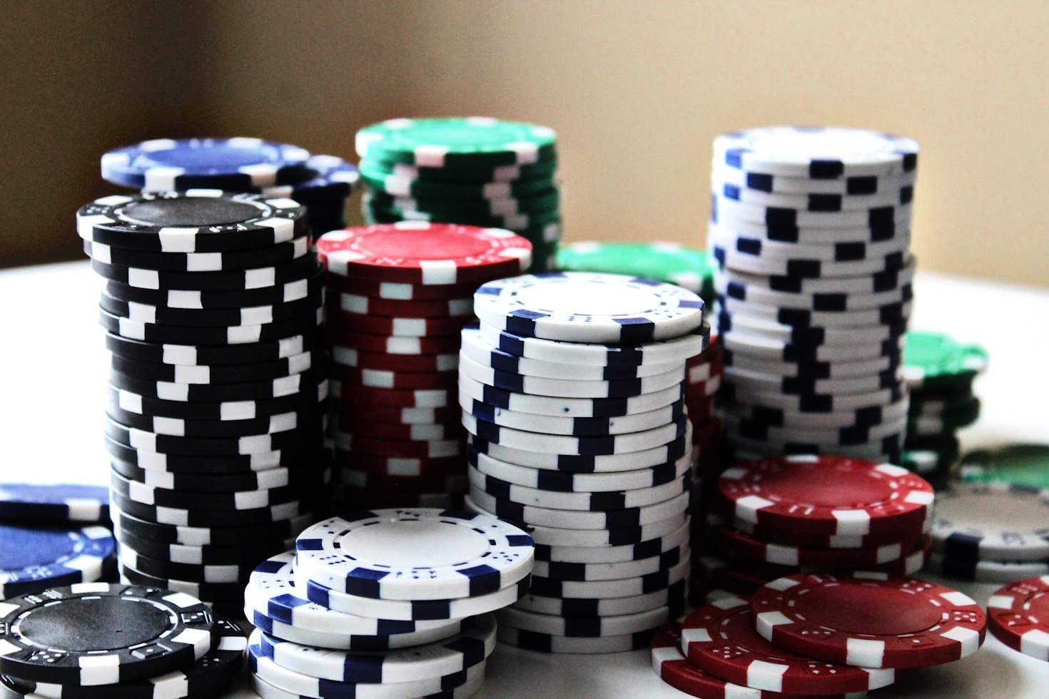 Casinos legales en Colombia: Guía completa 2025